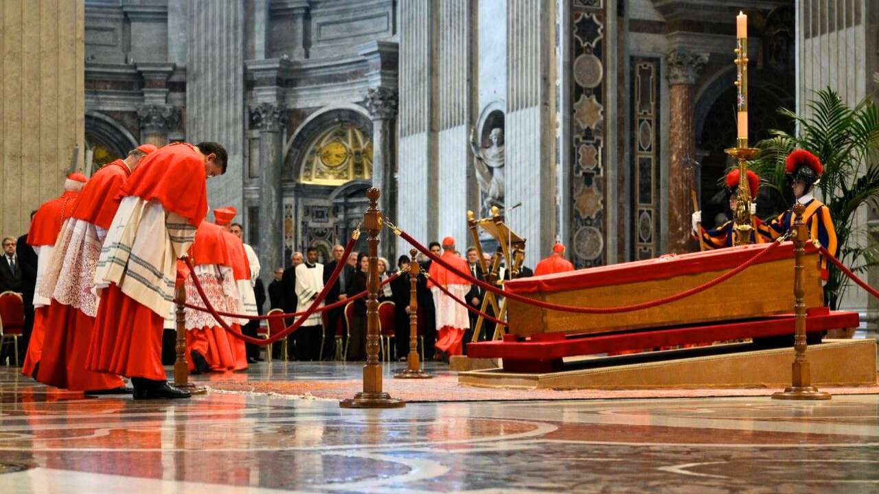 You are currently viewing Los restos mortales del Papa Francisco ya se encuentran en San Pedro