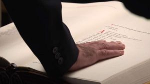 Read more about the article Juran los oficiales y encargados del Cónclave 2025