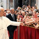 Jesús no es un muro que separa sino una puerta que nos une: Papa León XIV