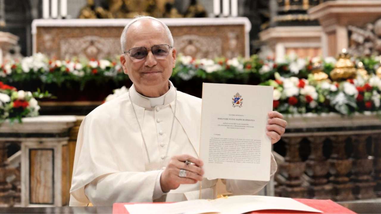 You are currently viewing El Papa León XIV firma una carta sobre la educación: “Trazando nuevos mapas de esperanza”