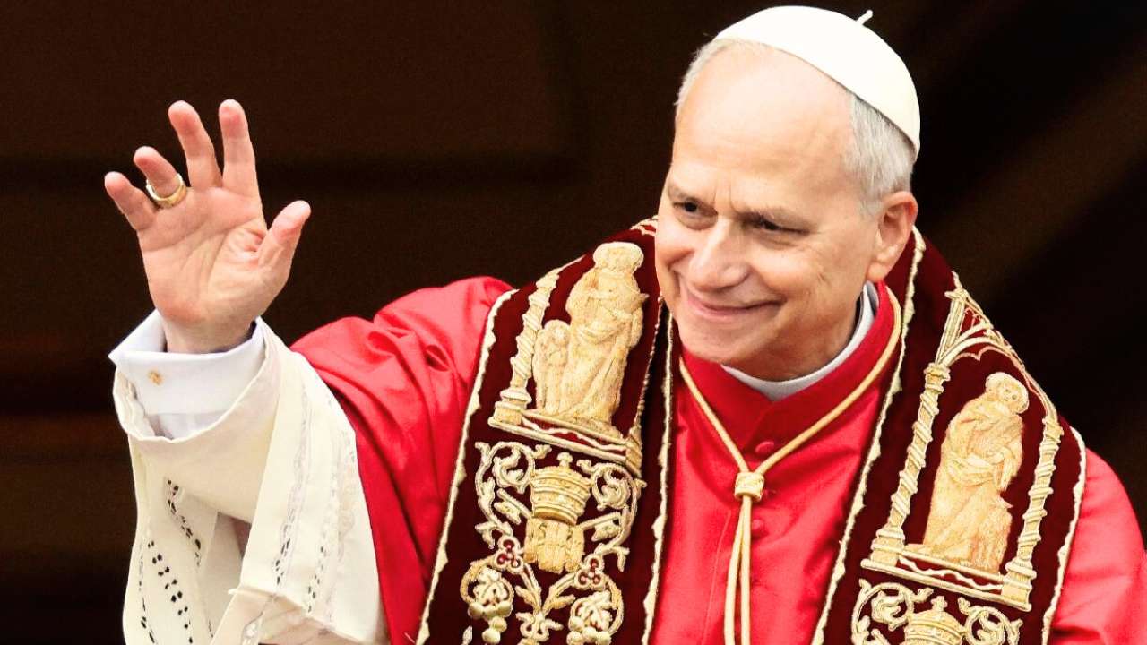 You are currently viewing Urbi et Orbi del Papa León XIV: Un Llamado a la paz y la responsabilidad