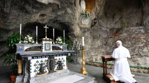 Read more about the article El Papa rezará el Rosario por la paz junto con los santuarios del mundo